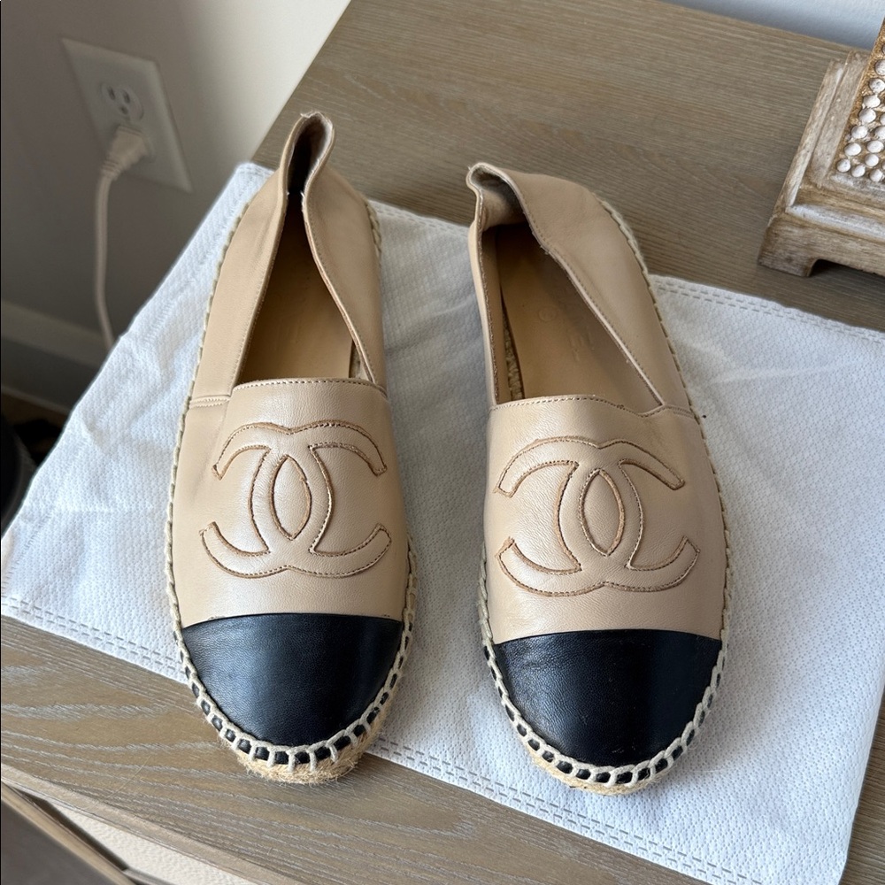 CHANEL Tan and Black Espadrilles